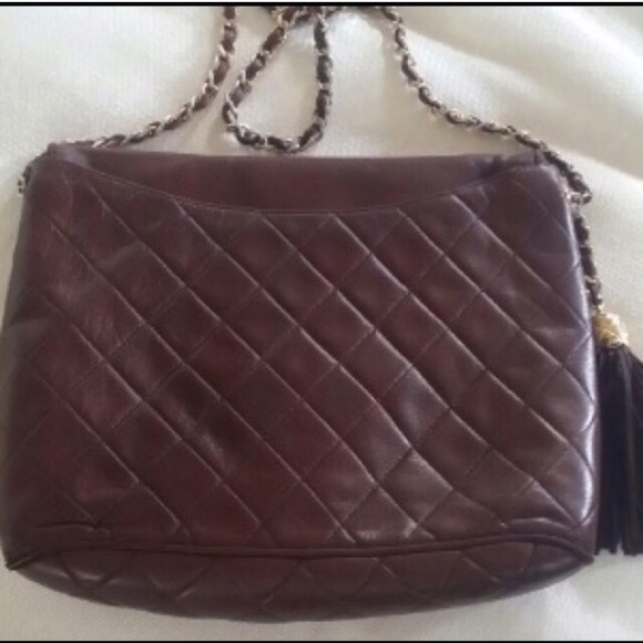 Chanel Bordeaux Vintage Handbag - Picture 2 of 4